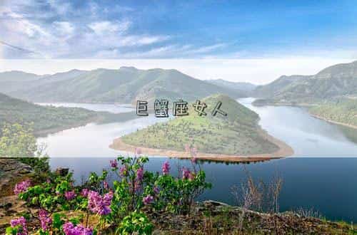 巨蟹座女生的性格脾气，巨蟹座女人