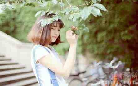 水瓶座四种血型性格分析 AB型血水瓶座女生的性格多变又神秘