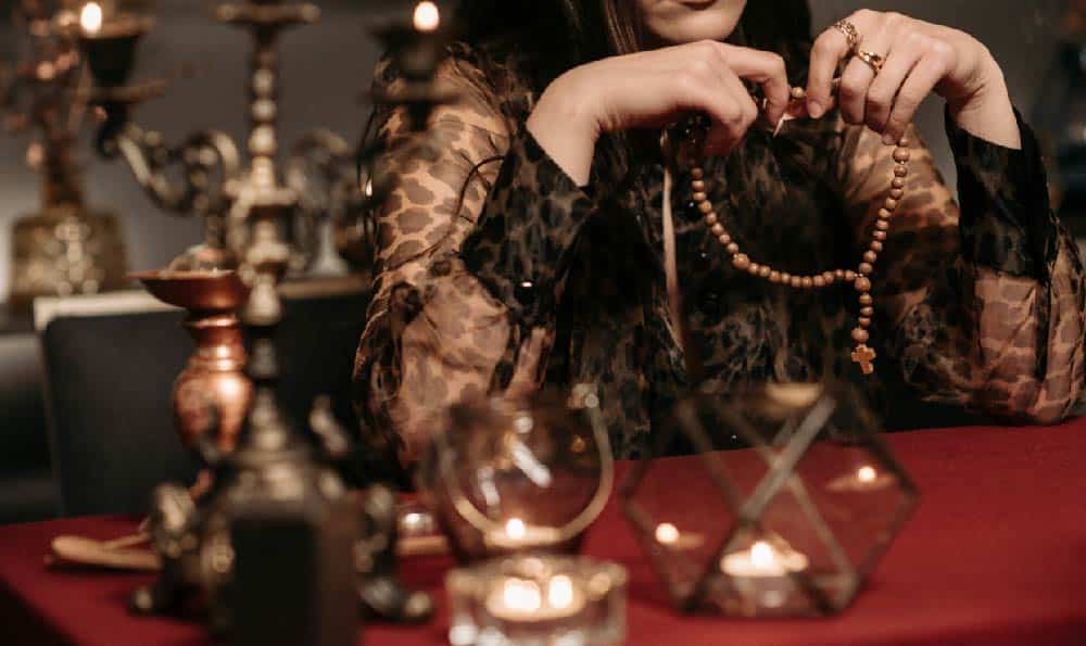 属狗女的幸运数字是多少，生肖狗女明星